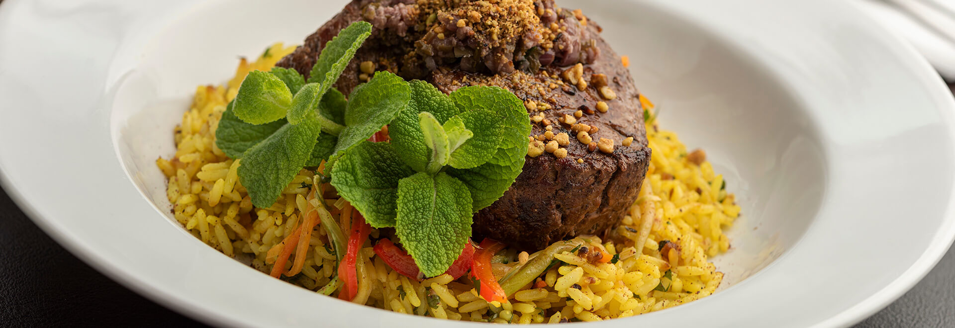 Arroz de cabrito no forno com açafrão